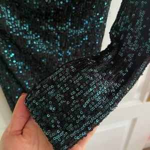 Elegant one sleeve sequin dress.